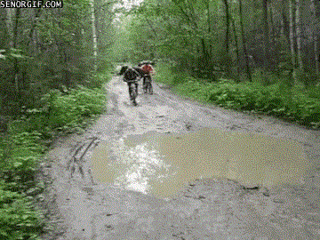 gamelle cyclistes dans la boue