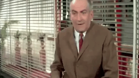 Louis de Funès avion mitraillette