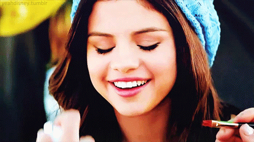 selena Gomez sourire