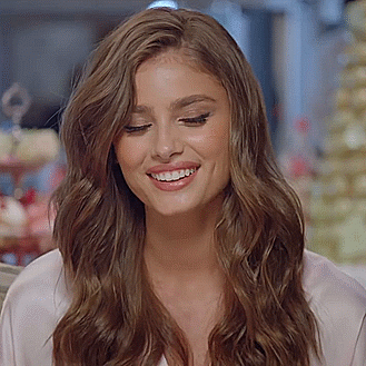 Taylor Marie Hill sourire